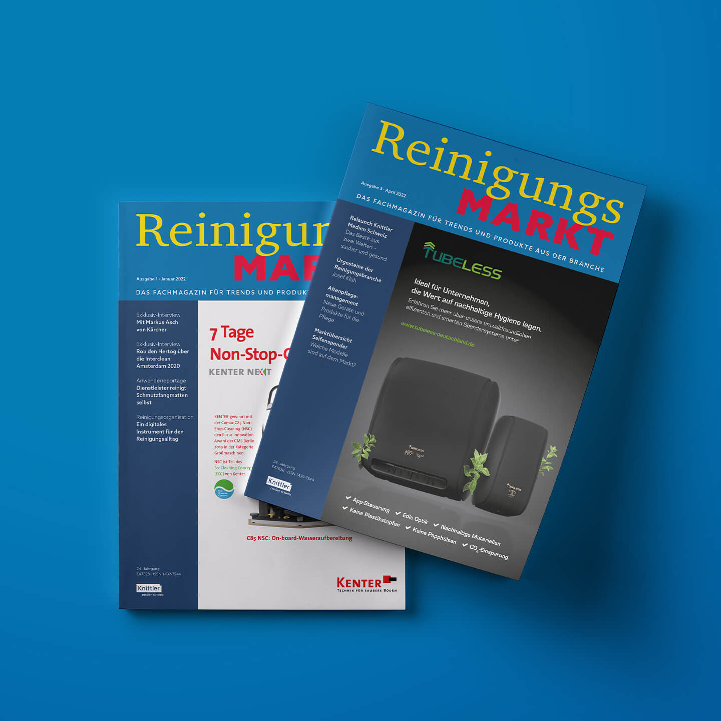 Zwei ReinigungsMarkt-Hefte auf einem einfarbig blauen Hintergrund